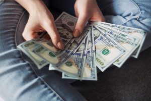 How much traders make