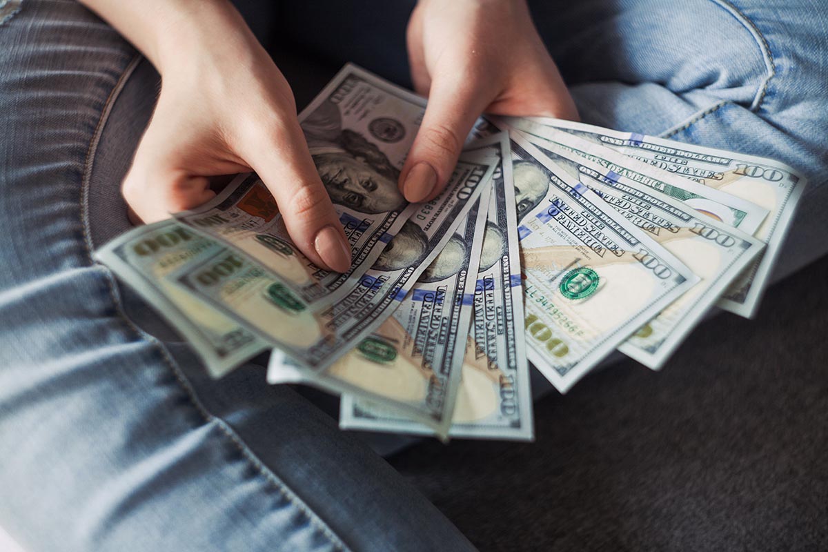 How much traders make